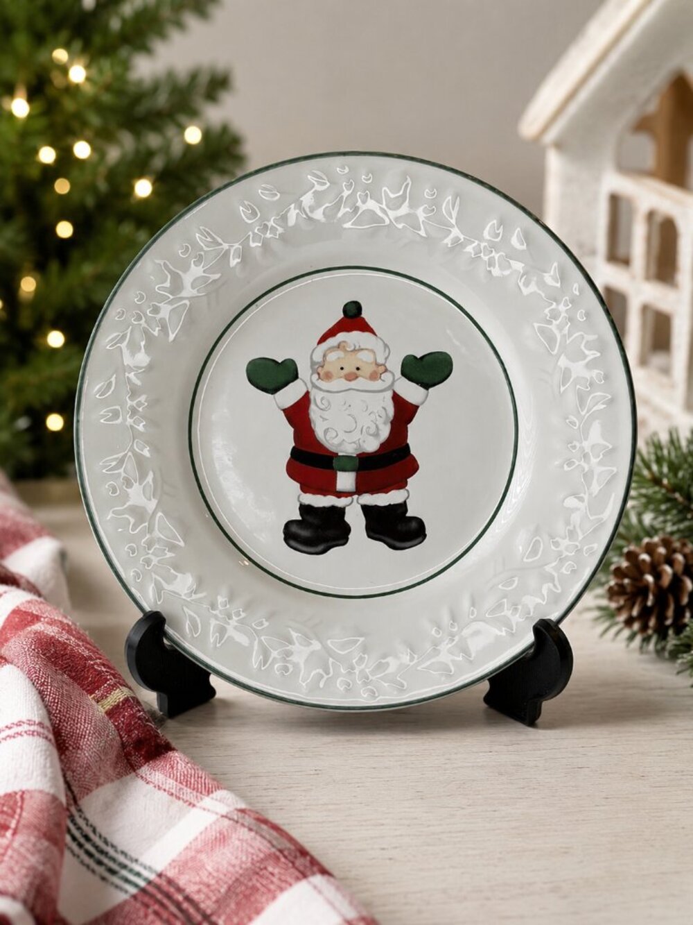 Pfaltzgraff Winterberry Santa 8" Accent Plate NWOT Christmas Holiday Stoneware